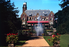 849995 Gezicht op het kasteel De Hooge Vuursche (Hilversumsestraatweg 14) te Baarn.